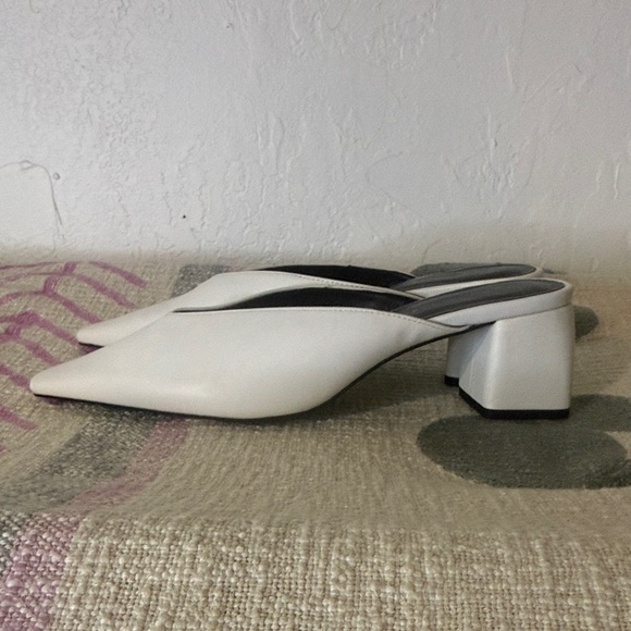 ZARA Trafaluc Pointed-Toe Slingback Flats
Size EU 38 (US 7.5–8) - Picture 4 of 11